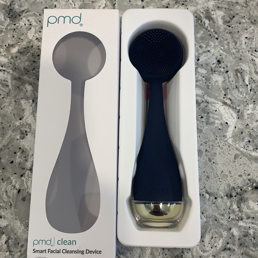 PMD Smart Facial Cleansing Device - Picture 2 of 5
